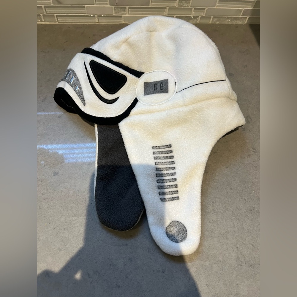 Star Wars White and Black Fleece Hat 2-3t